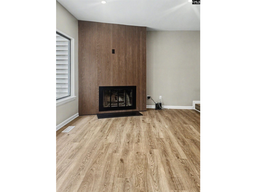Completely renovated and move-in ready! This spacious 2,538 sq - photo 5