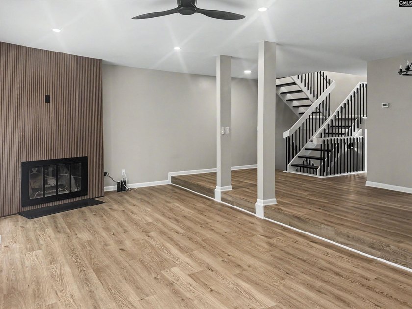 Completely renovated and move-in ready! This spacious 2,538 sq - photo 6