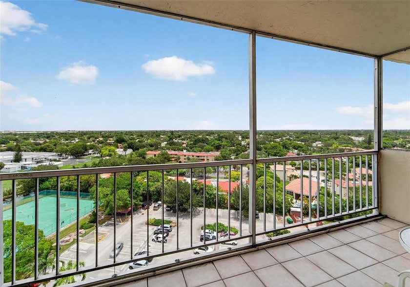Rare 12th-Floor Corner Penthouse with Panoramic Sunrise &amp; Sunset - photo 3