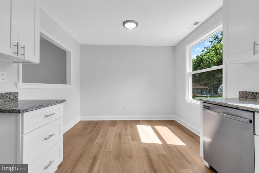 Beautifully renovated 3-bedroom, 2-full-bath home located in the - photo 18