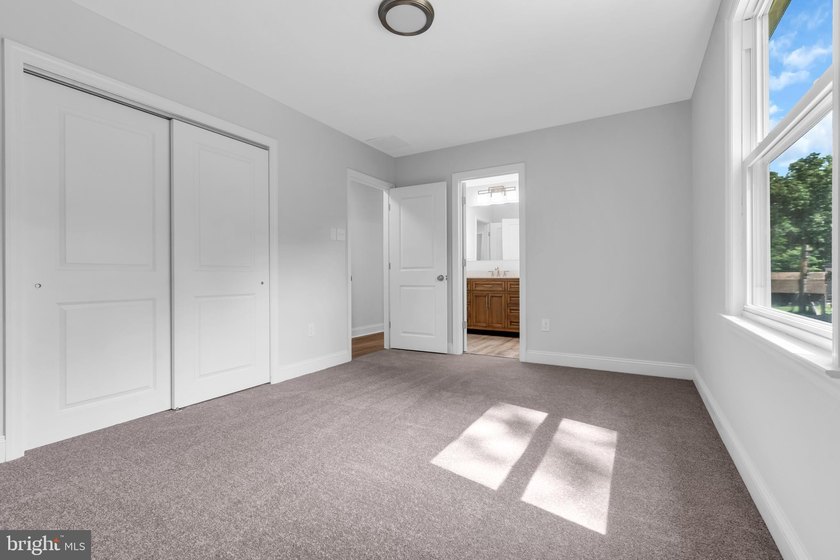 Beautifully renovated 3-bedroom, 2-full-bath home located in the - photo 21