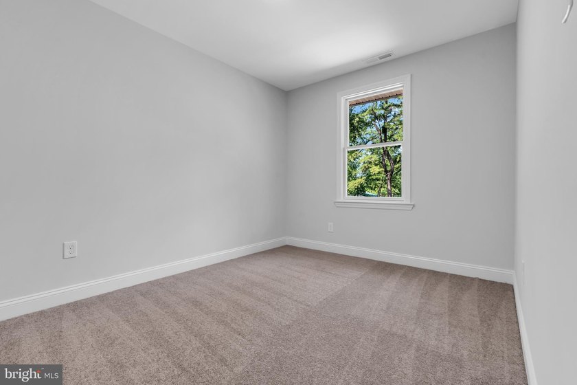 Beautifully renovated 3-bedroom, 2-full-bath home located in the - photo 22