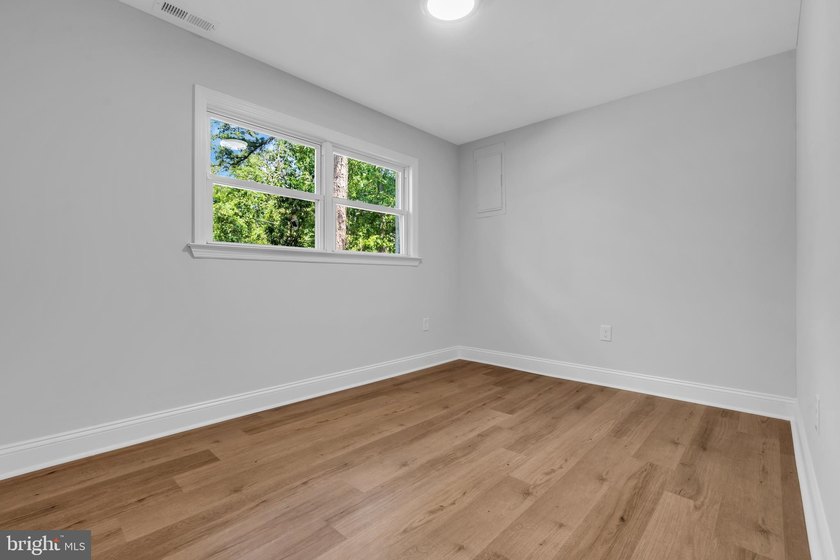 Beautifully renovated 3-bedroom, 2-full-bath home located in the - photo 27
