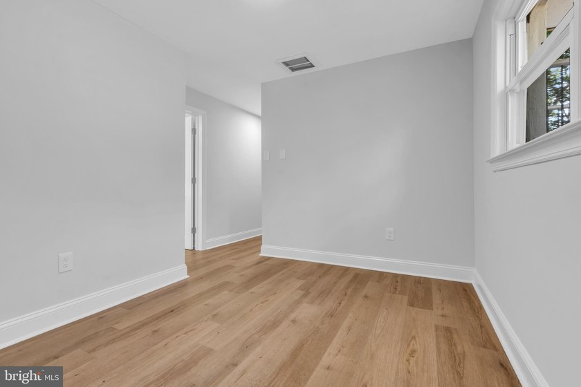 Beautifully renovated 3-bedroom, 2-full-bath home located in the - photo 28