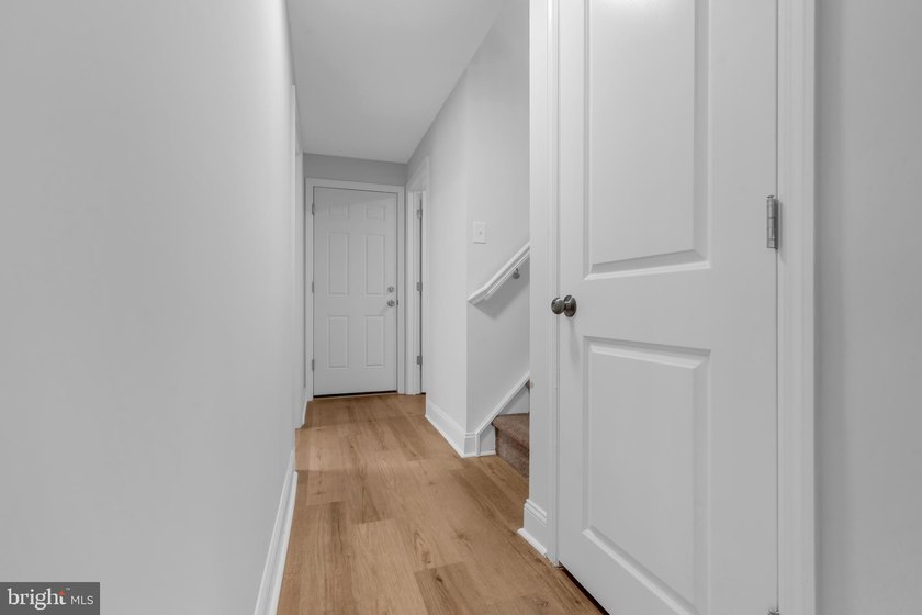 Beautifully renovated 3-bedroom, 2-full-bath home located in the - photo 32
