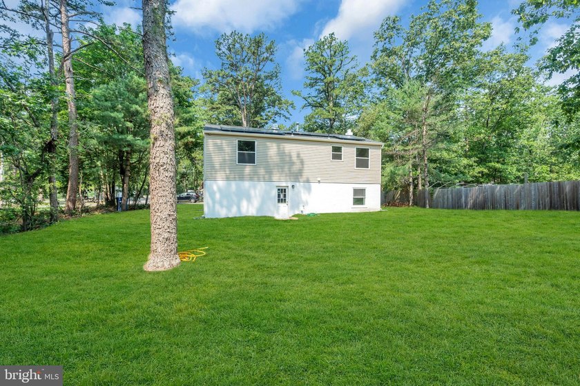 Beautifully renovated 3-bedroom, 2-full-bath home located in the - photo 42