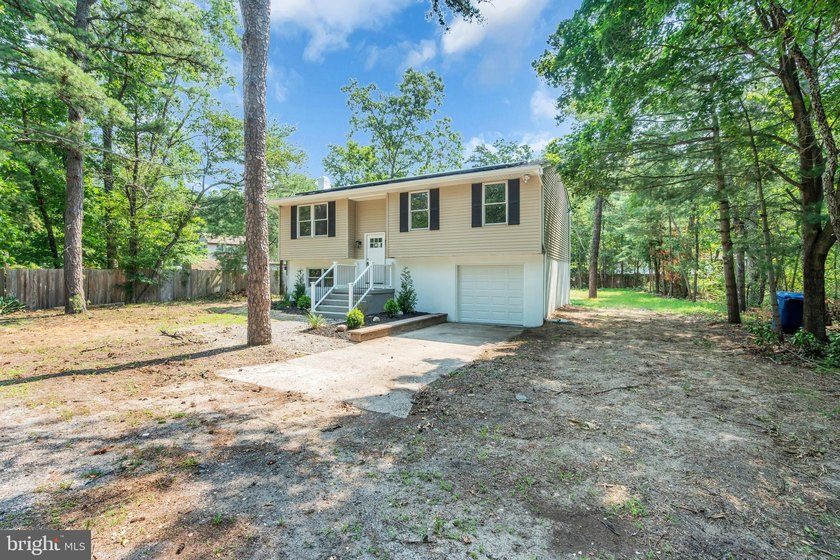 Beautifully renovated 3-bedroom, 2-full-bath home located in the - photo 43