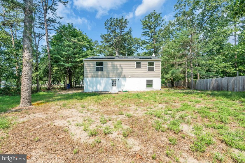 Beautifully renovated 3-bedroom, 2-full-bath home located in the - photo 49