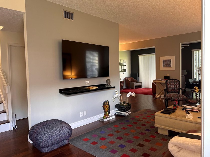 Spacious end-unit townhome located in the desired Cortina - photo 8