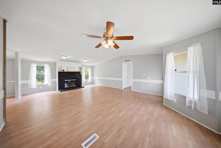 Welcome to 7580 Columbia Highway-where modern updates meet - photo 6