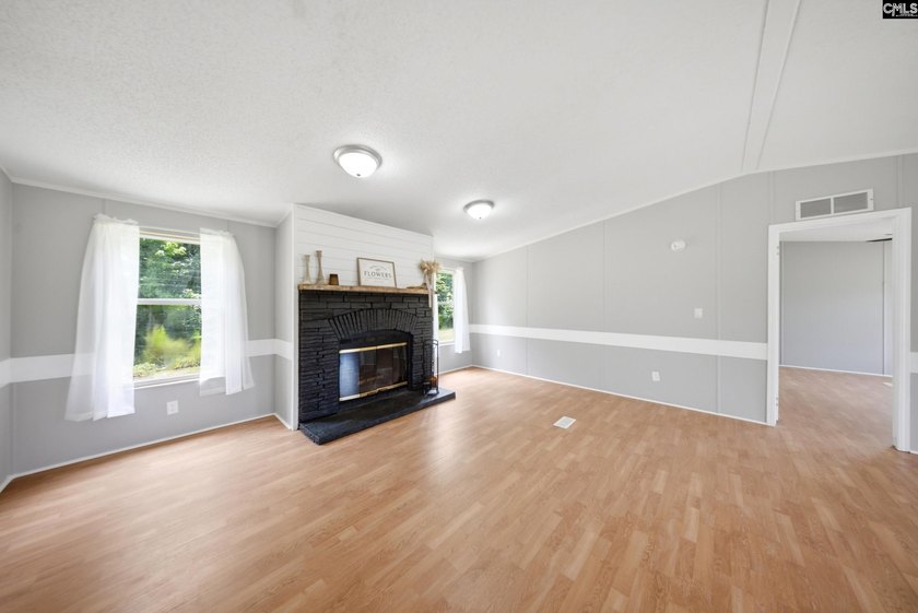 Welcome to 7580 Columbia Highway-where modern updates meet - photo 8