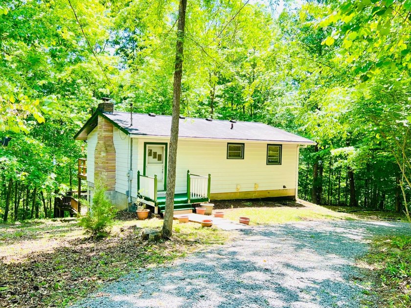 ATTENTION LAKE LOVERS - FAMILY COMPOUND OR  - 2 UNITS ON 1 SOLD - photo 5