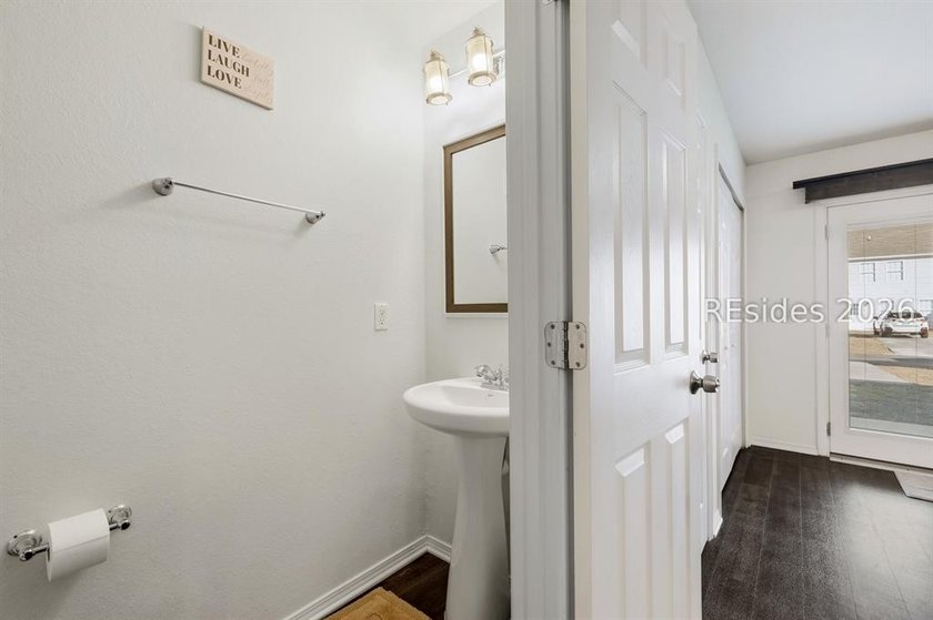 WELCOME HOME! This beautifully updated, turnkey 2-bedroom, 2 - photo 12