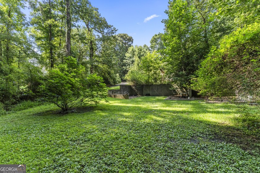 Welcome home to this beautifully maintained ranch offering 3 - photo 25
