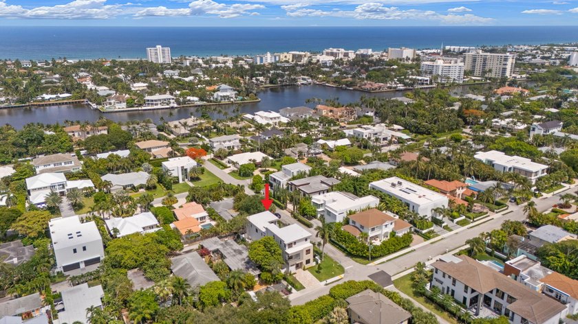 LIVE YOUR DREAM! RARE luxurious designed home on Corner Lot of - photo 2