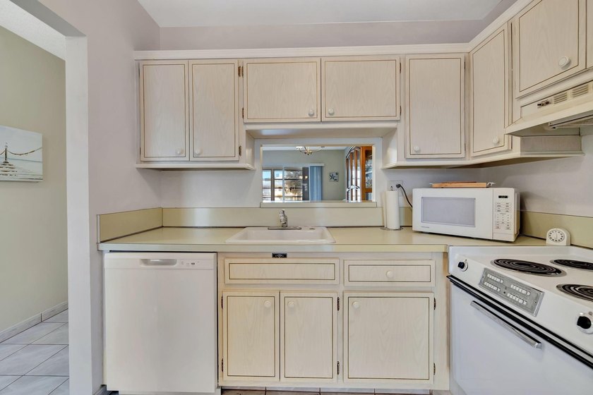 CHARMING 2 BEDROOM 2 BATHROOM CONDO WITH NICE POOL VIEW IN THE - photo 23