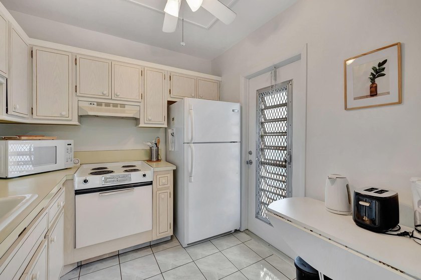CHARMING 2 BEDROOM 2 BATHROOM CONDO WITH NICE POOL VIEW IN THE - photo 24
