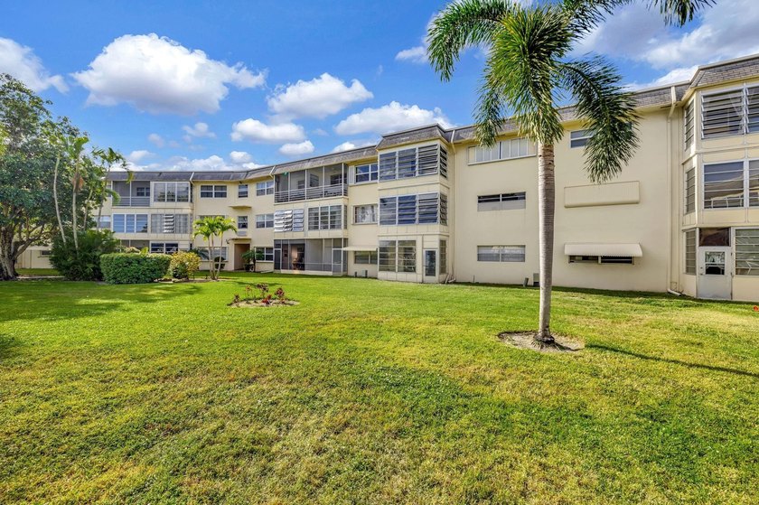 CHARMING 2 BEDROOM 2 BATHROOM CONDO WITH NICE POOL VIEW IN THE - photo 32