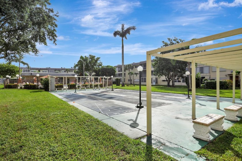 CHARMING 2 BEDROOM 2 BATHROOM CONDO WITH NICE POOL VIEW IN THE - photo 37