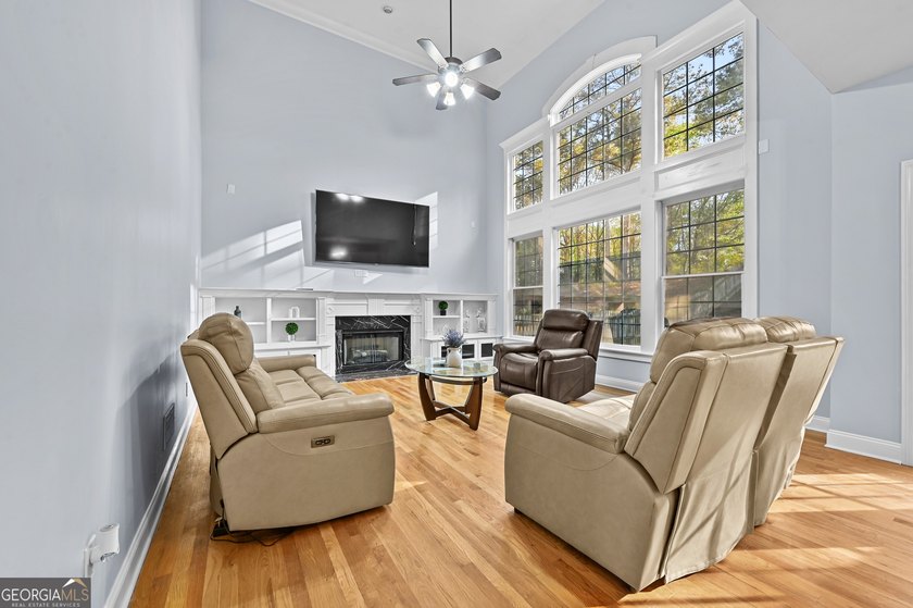 Discover the perfect blend of comfort, style, and location in - photo 22