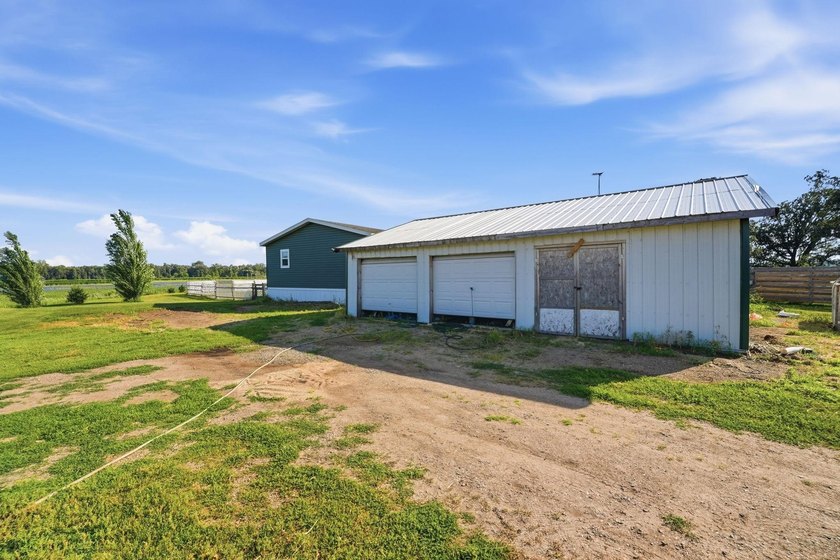 Enjoy lake living at an affordable price with this newer - photo 20