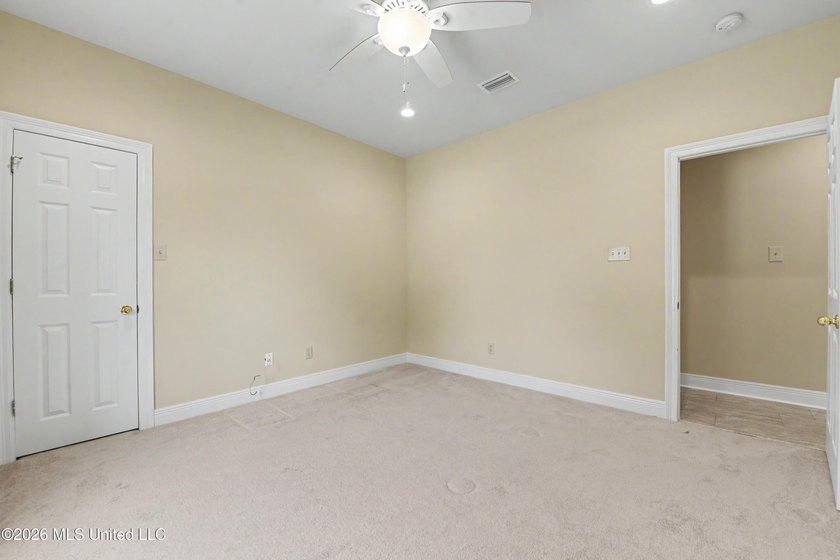 Location, Location, location! This lovely home is convenient to - photo 22