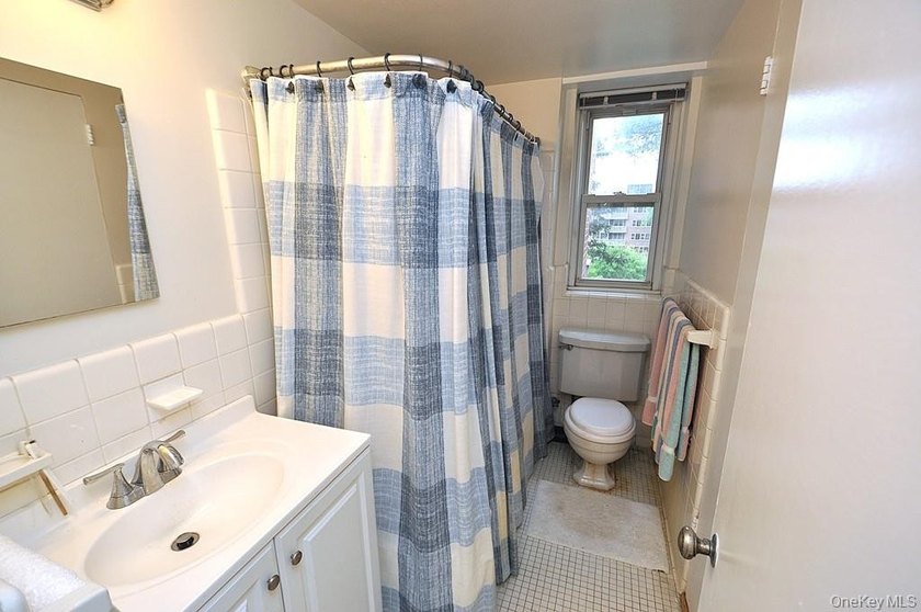 Welcome home to this sun-drenched and beautifully spacious - photo 22
