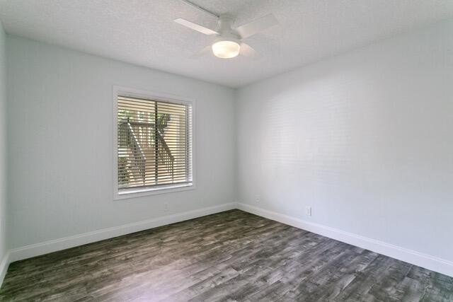 Welcome to Chasewood South! Step inside this beautifully - photo 9