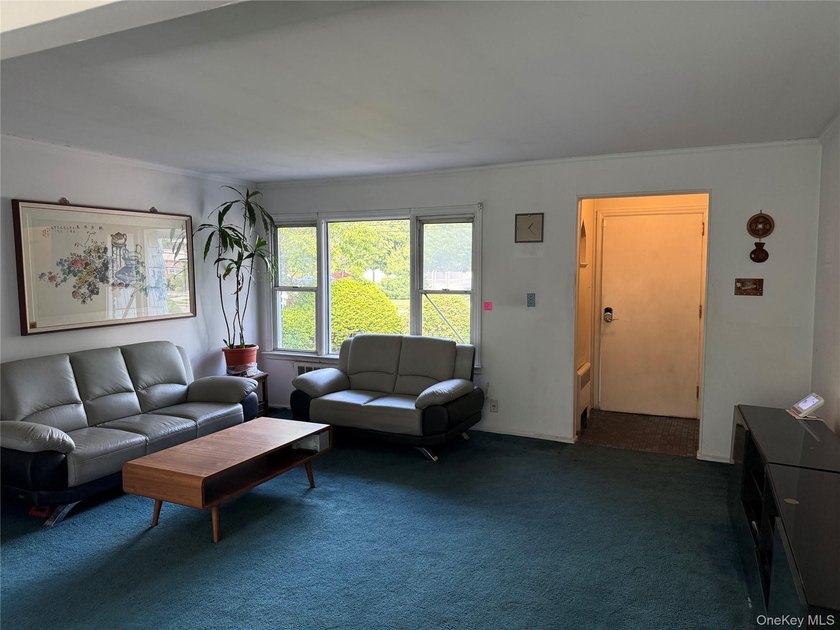 Discover this charming ranch-style home in prime Oceanside - photo 8