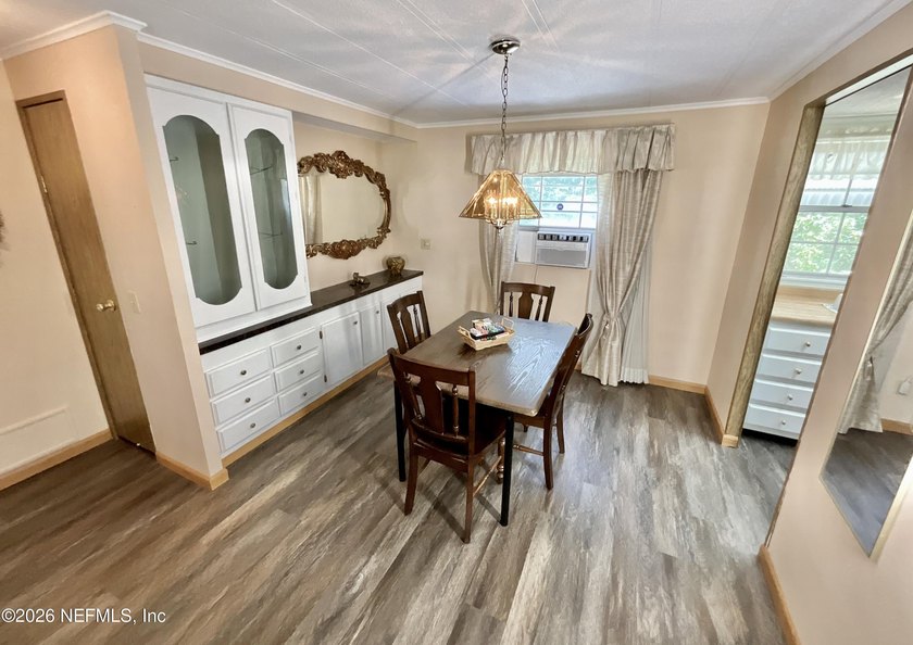 LAKE ACCESS with this very well kept and clean 3 BR , 2 bathroom - photo 20