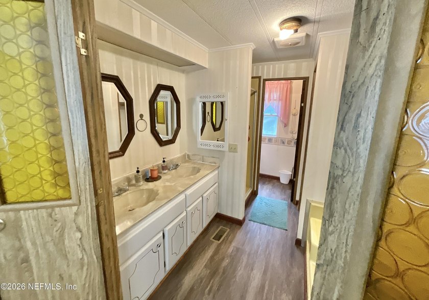 LAKE ACCESS with this very well kept and clean 3 BR , 2 bathroom - photo 24
