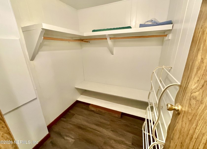 LAKE ACCESS with this very well kept and clean 3 BR , 2 bathroom - photo 26