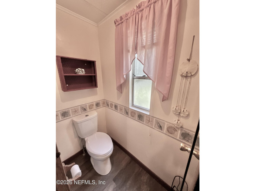 LAKE ACCESS with this very well kept and clean 3 BR , 2 bathroom - photo 35
