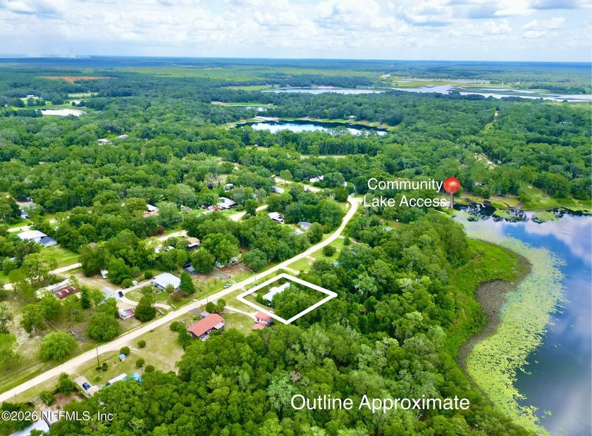 LAKE ACCESS with this very well kept and clean 3 BR , 2 bathroom - photo 40
