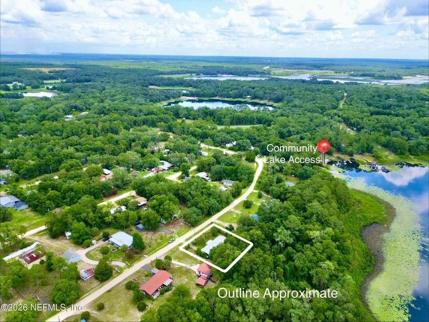 LAKE ACCESS with this very well kept and clean 3 BR , 2 bathroom - photo 41
