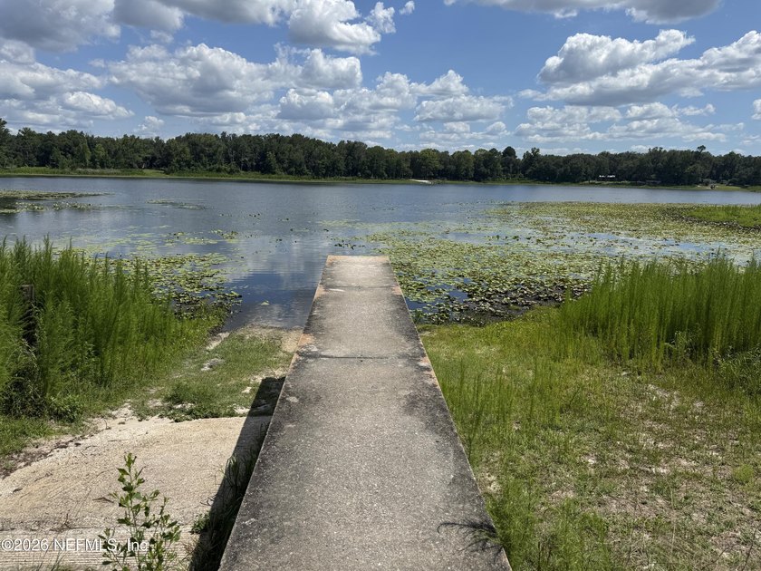 LAKE ACCESS with this very well kept and clean 3 BR , 2 bathroom - photo 47