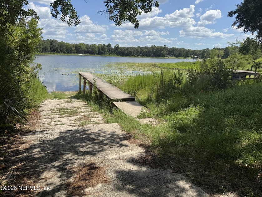 LAKE ACCESS with this very well kept and clean 3 BR , 2 bathroom - photo 48