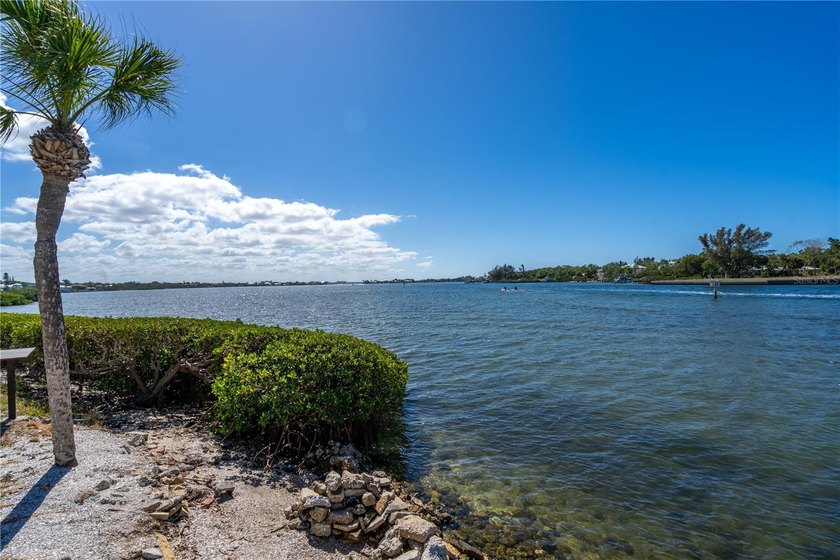Enjoy the coastal Sarasota lifestyle just minutes from - photo 46