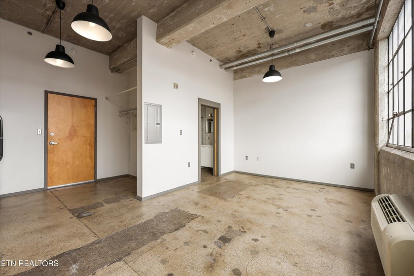 Welcome to JFG Flats! Settled in the heart of Downtown Knoxville - photo 5