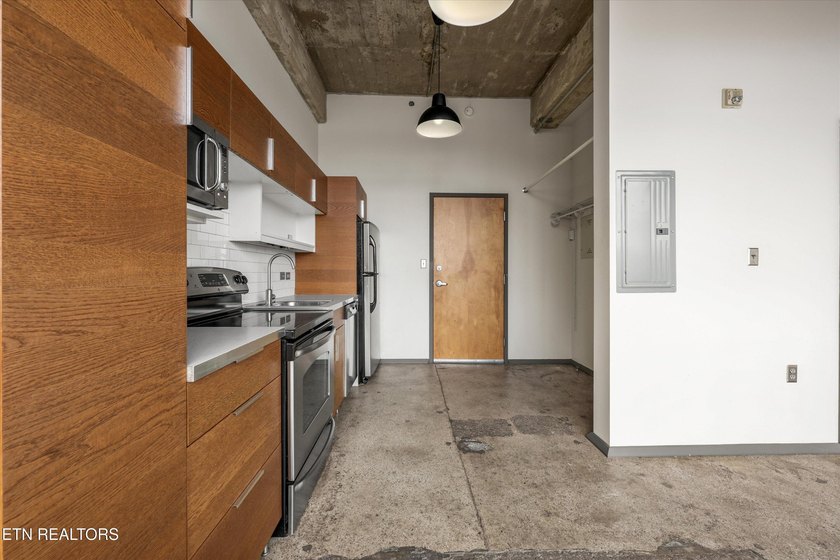Welcome to JFG Flats! Settled in the heart of Downtown Knoxville - photo 6