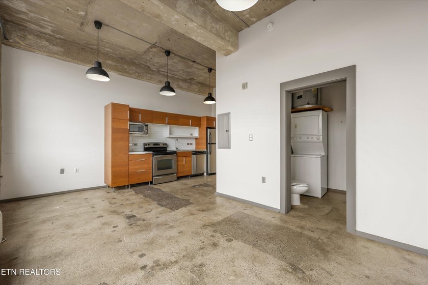 Welcome to JFG Flats! Settled in the heart of Downtown Knoxville - photo 8