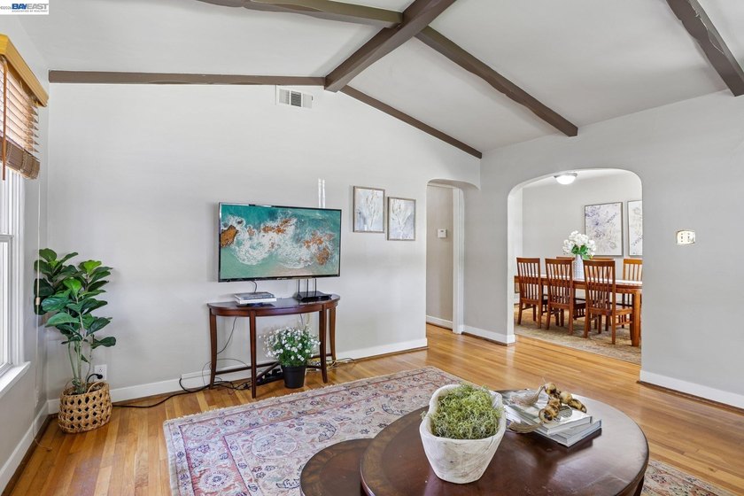 Rarely available park-front opportunity! Ideally situated - photo 8