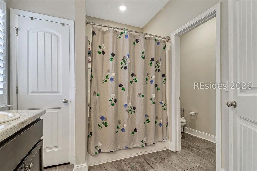 Enjoy this single level, 3BR/2BA open floor plan home on almost - photo 21