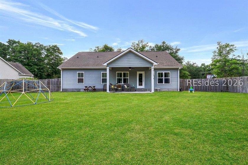 Enjoy this single level, 3BR/2BA open floor plan home on almost - photo 30