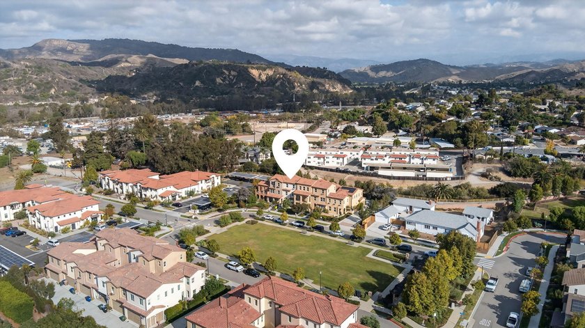 Modern Coastal Living in Ventura's Solana Heights. Discover the - photo 32