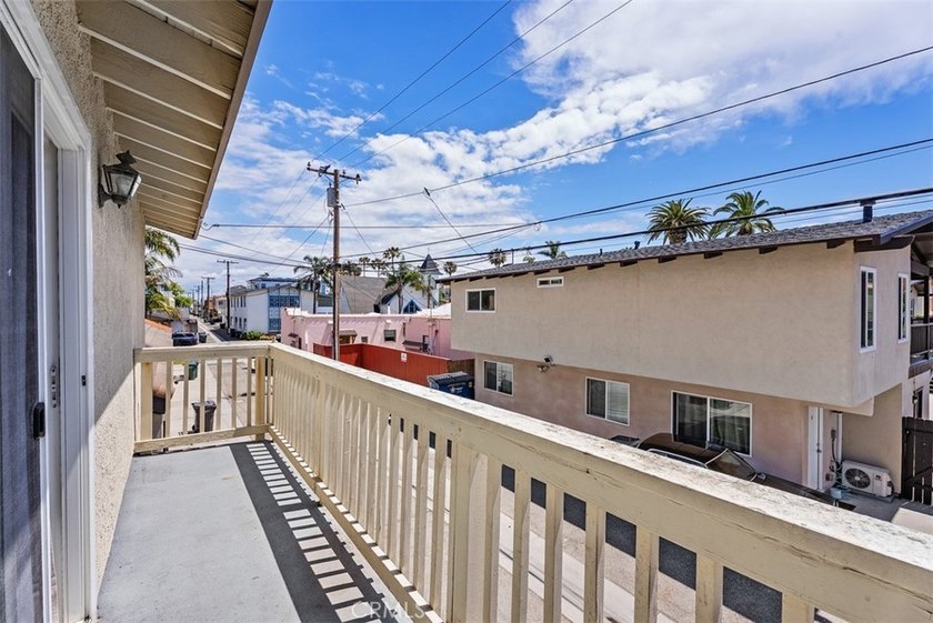 TWO UNITS! Great rental opportunity! Surf City Versatility! - photo 5