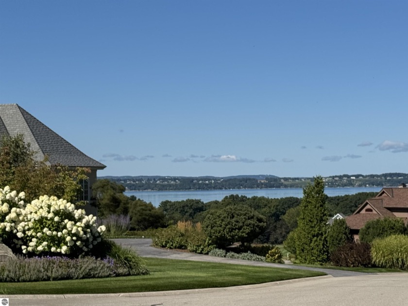Discover your ideal canvas for luxurious living with this - photo 3