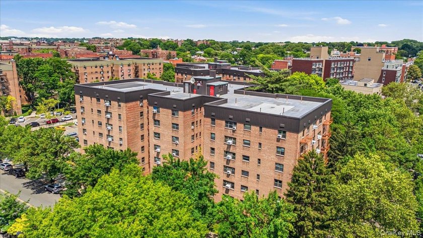 Rare opportunity to own the largest one-bedroom layout in Linden - photo 20