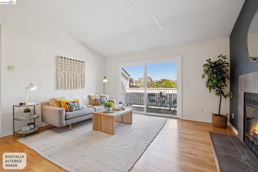 Experience resort-style living in the heart of Richmond Marina - photo 4