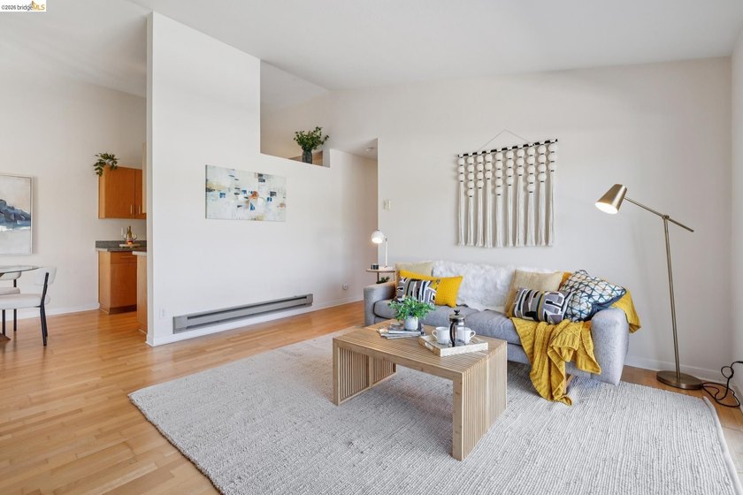 Experience resort-style living in the heart of Richmond Marina - photo 9